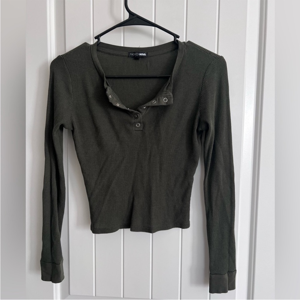 Fashion Nova Dark Green Long Sleeve Henley - Picture 2 of 3